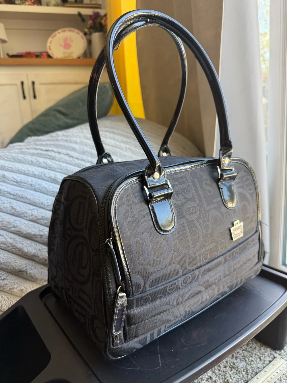 MMO Caboodles Large Travel Black Makeup Bag Envy. 3 Zip Compartment